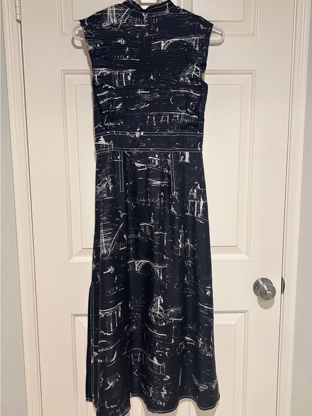 Burberry Black Midi Silk Dress with White Scenic Sketch Print & Ruffle Detail - Picture 4 of 6